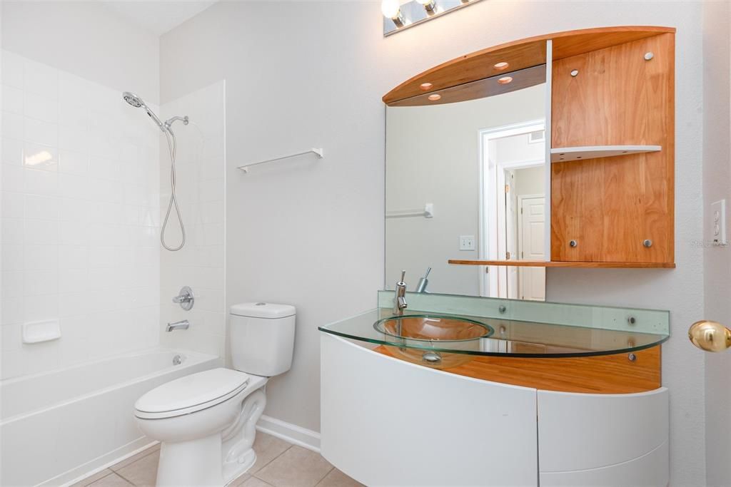 Active With Contract: $300,000 (2 beds, 2 baths, 1528 Square Feet)