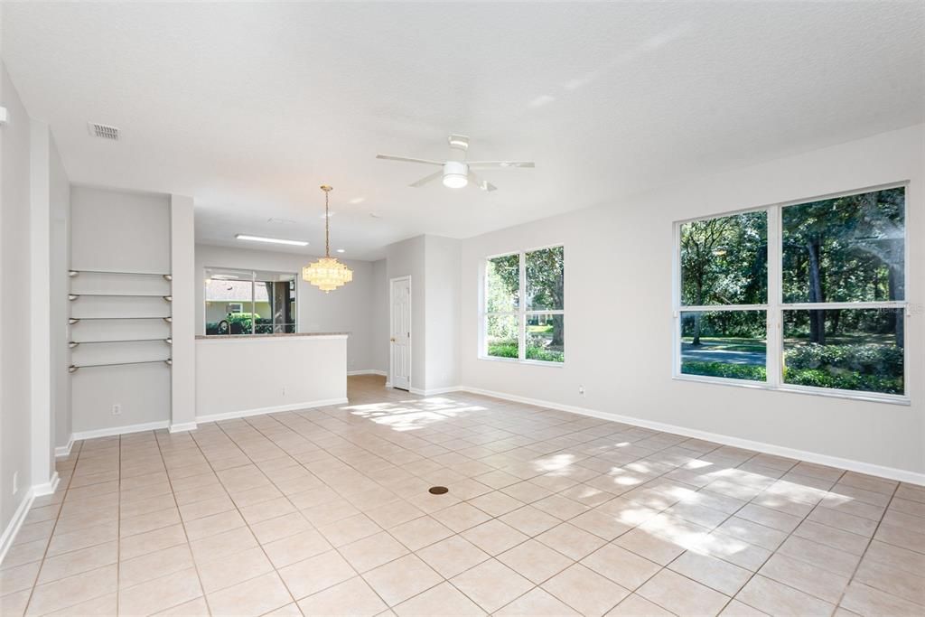 Active With Contract: $300,000 (2 beds, 2 baths, 1528 Square Feet)