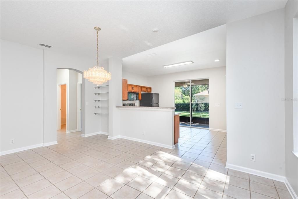 Active With Contract: $300,000 (2 beds, 2 baths, 1528 Square Feet)