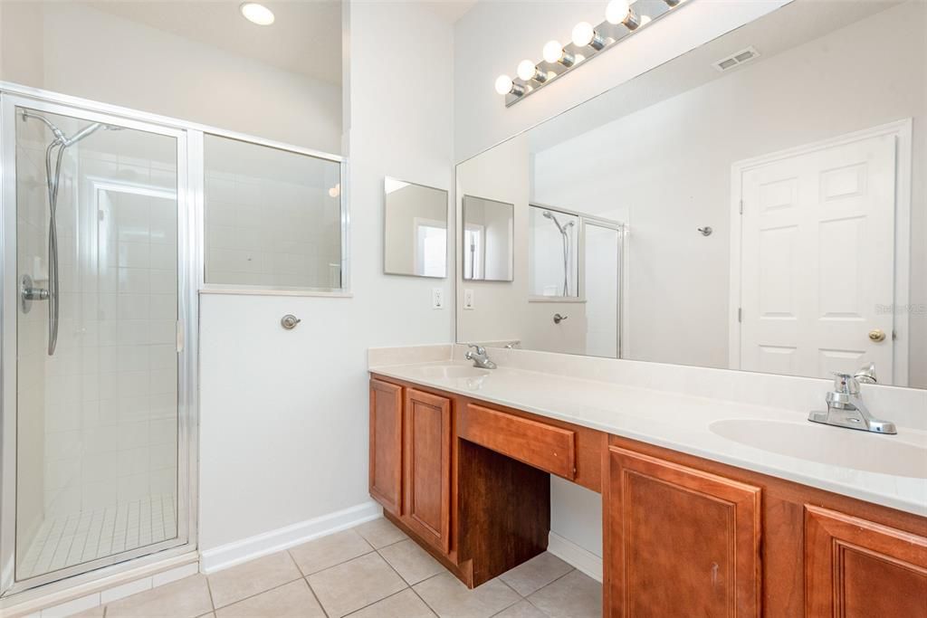 Active With Contract: $300,000 (2 beds, 2 baths, 1528 Square Feet)