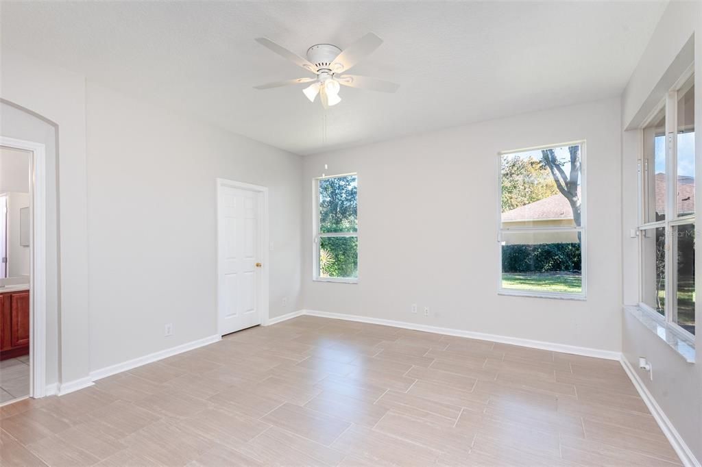 Active With Contract: $300,000 (2 beds, 2 baths, 1528 Square Feet)