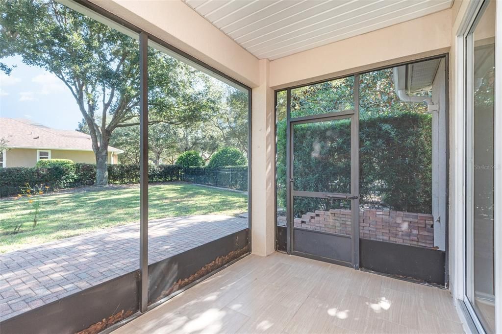 Active With Contract: $300,000 (2 beds, 2 baths, 1528 Square Feet)