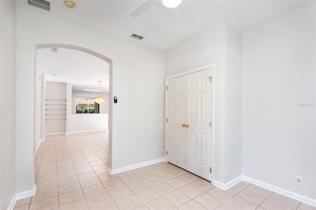 Active With Contract: $300,000 (2 beds, 2 baths, 1528 Square Feet)