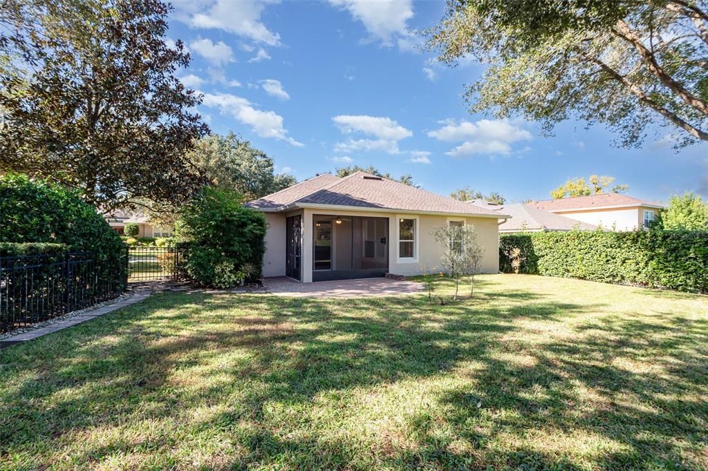 Active With Contract: $300,000 (2 beds, 2 baths, 1528 Square Feet)