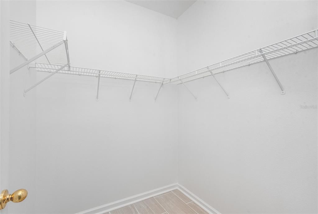 Active With Contract: $300,000 (2 beds, 2 baths, 1528 Square Feet)