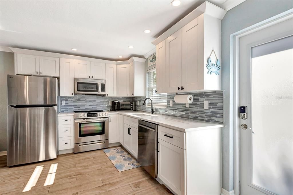 待售: $598,000 (1 贝兹, 1 浴室, 728 平方英尺)