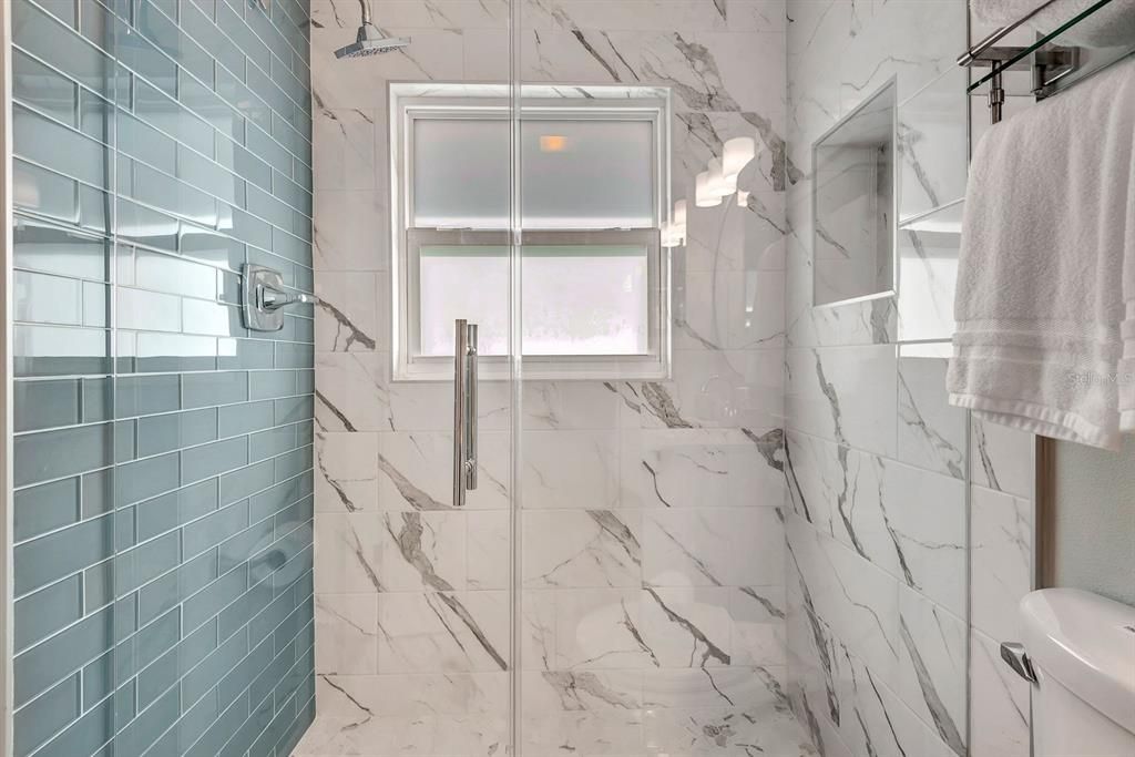 待售: $598,000 (1 贝兹, 1 浴室, 728 平方英尺)