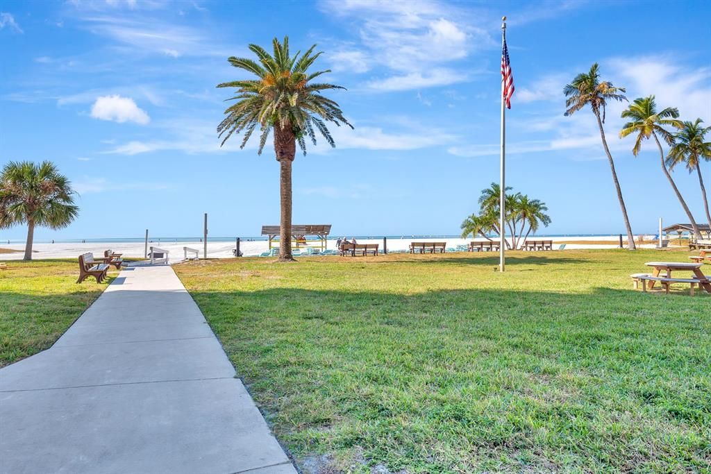 待售: $598,000 (1 贝兹, 1 浴室, 728 平方英尺)