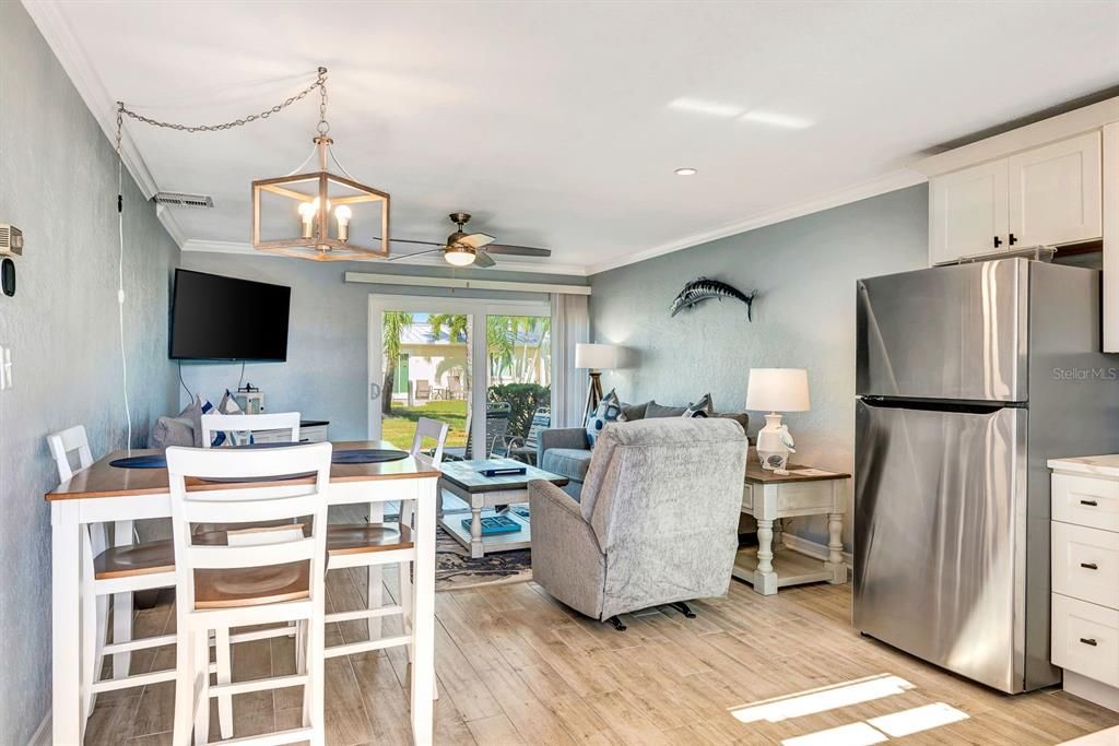 待售: $598,000 (1 贝兹, 1 浴室, 728 平方英尺)