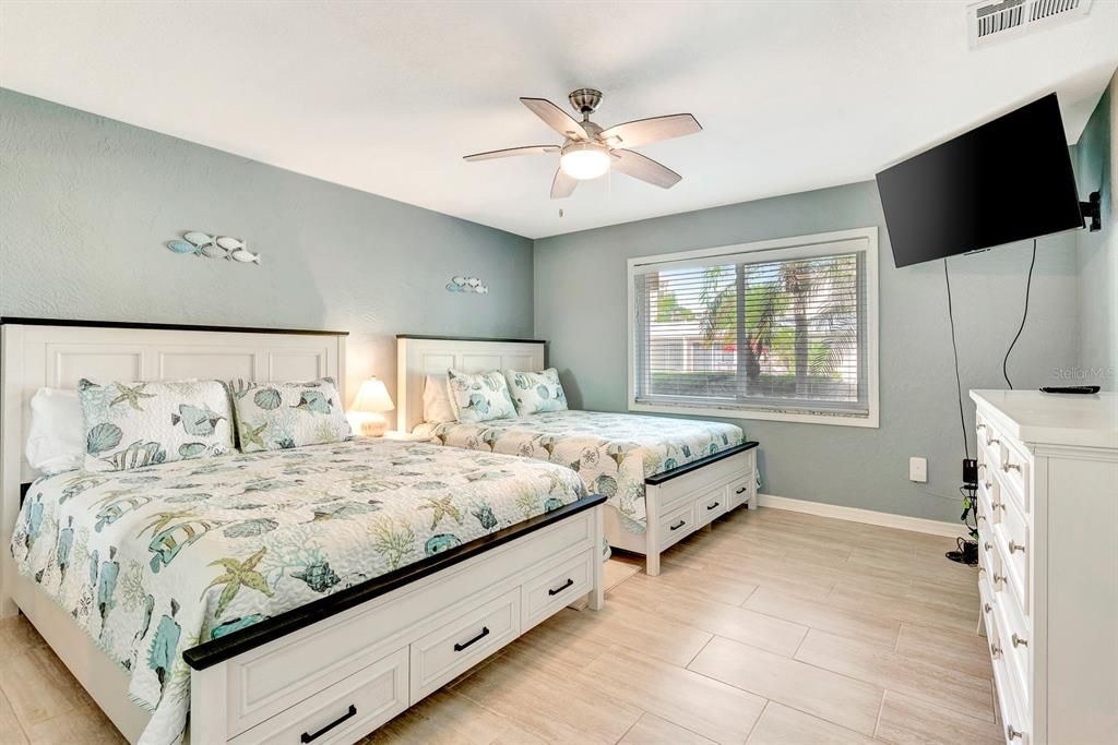 待售: $598,000 (1 贝兹, 1 浴室, 728 平方英尺)