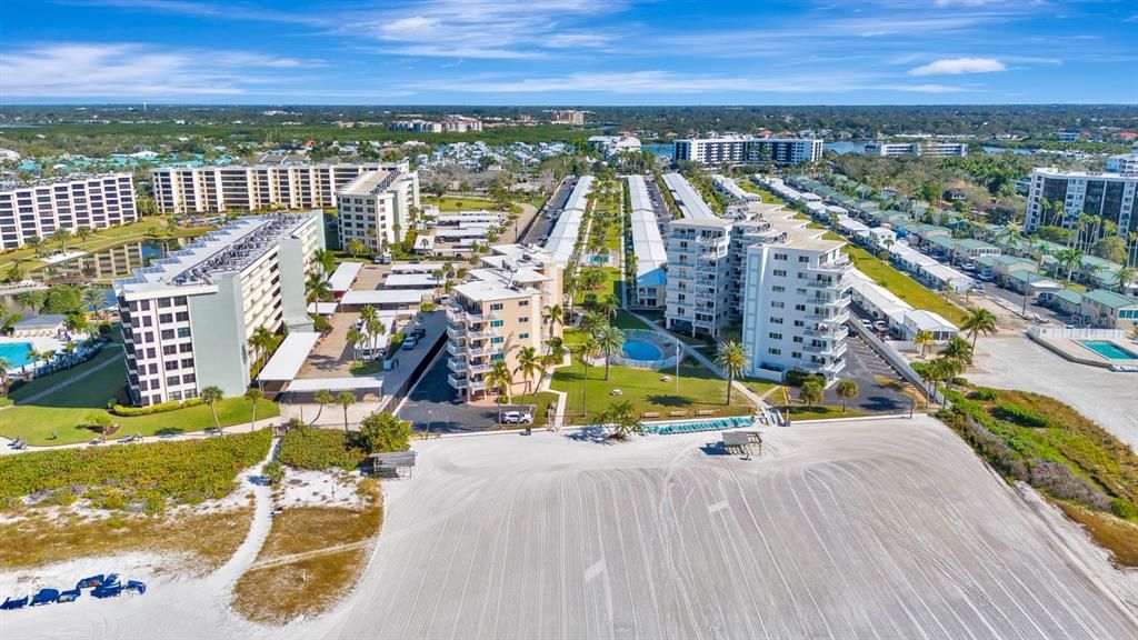 待售: $598,000 (1 贝兹, 1 浴室, 728 平方英尺)