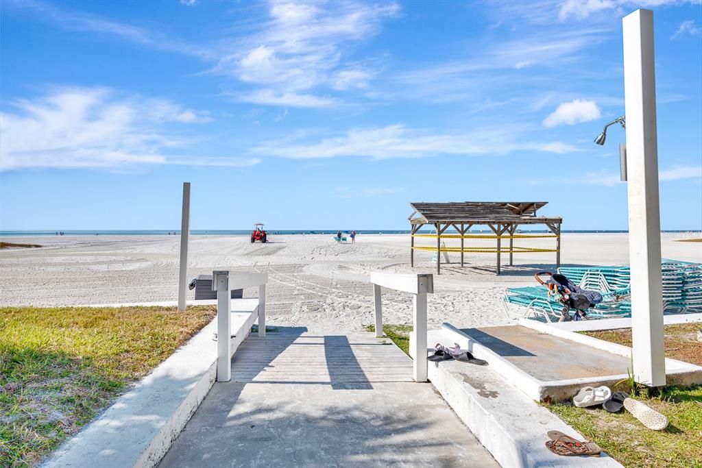 待售: $598,000 (1 贝兹, 1 浴室, 728 平方英尺)