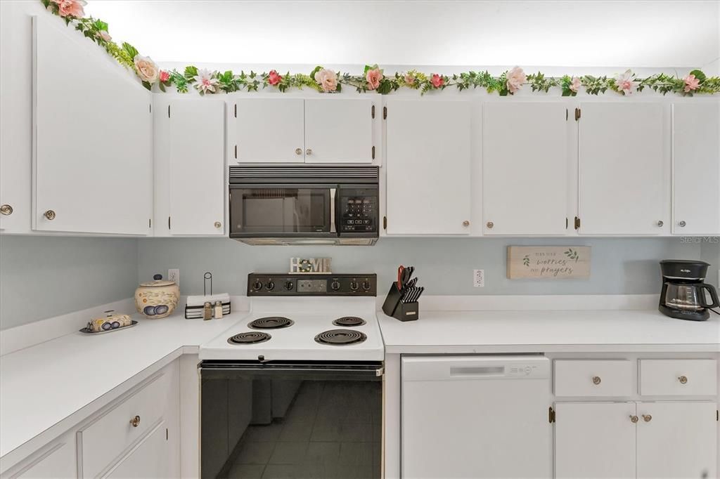 待售: $210,000 (2 贝兹, 2 浴室, 1070 平方英尺)