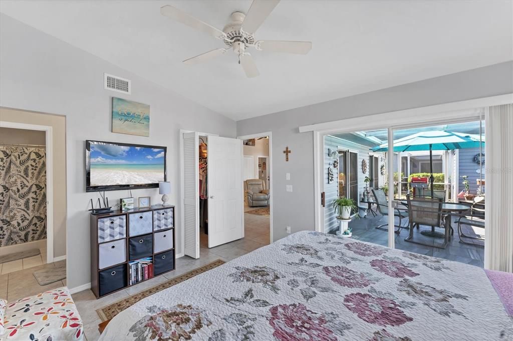 待售: $210,000 (2 贝兹, 2 浴室, 1070 平方英尺)