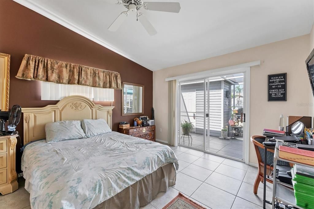 待售: $210,000 (2 贝兹, 2 浴室, 1070 平方英尺)