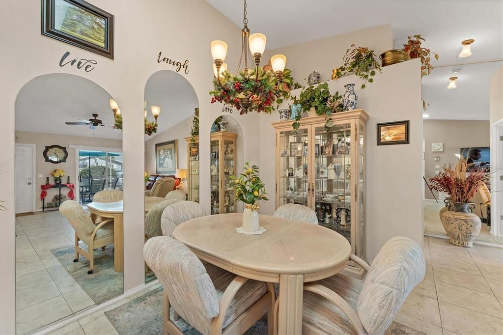 待售: $210,000 (2 贝兹, 2 浴室, 1070 平方英尺)