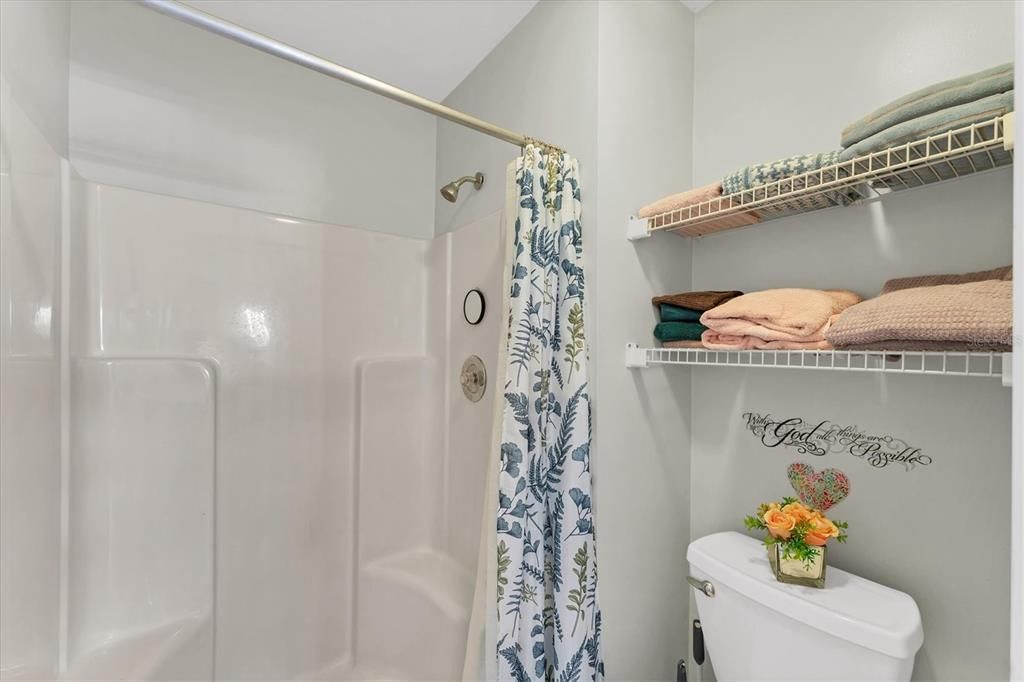 待售: $210,000 (2 贝兹, 2 浴室, 1070 平方英尺)