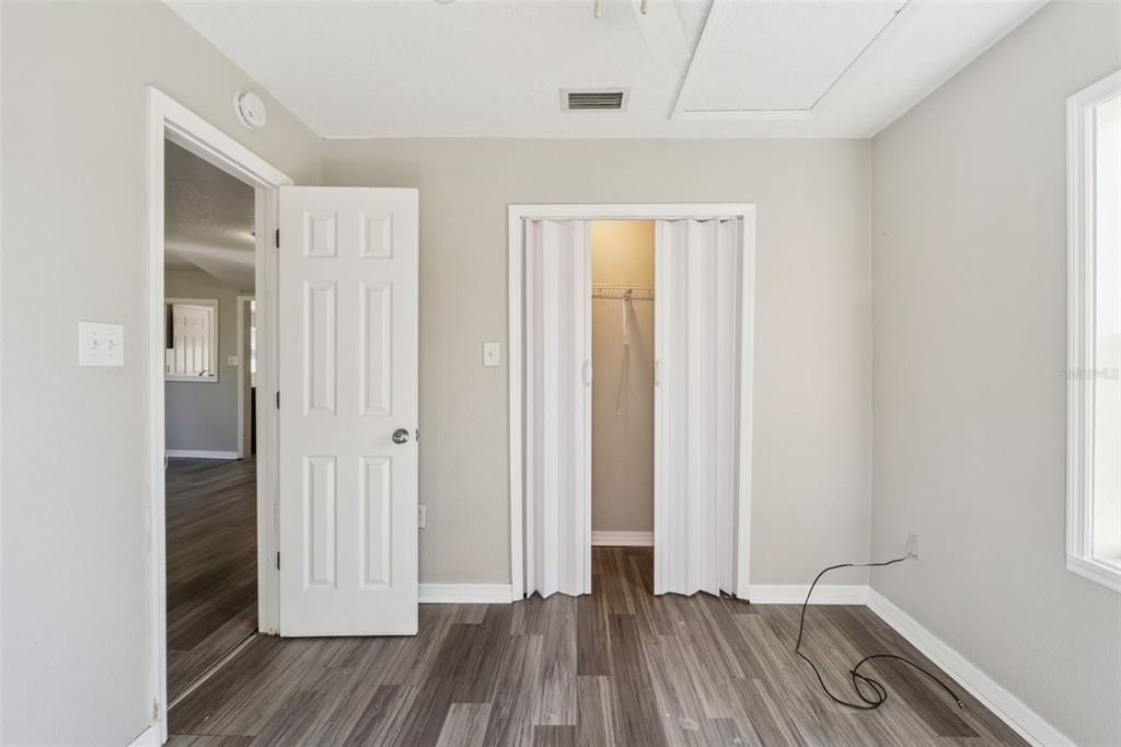 В аренду: $1,350 (2 спален, 1 ванн, 884 Квадратных фут)