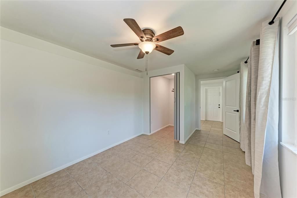 Activo con contrato: $349,000 (3 camas, 2 baños, 1352 Pies cuadrados)