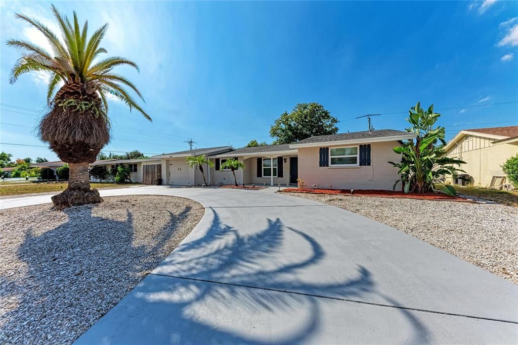 Activo con contrato: $349,000 (3 camas, 2 baños, 1352 Pies cuadrados)