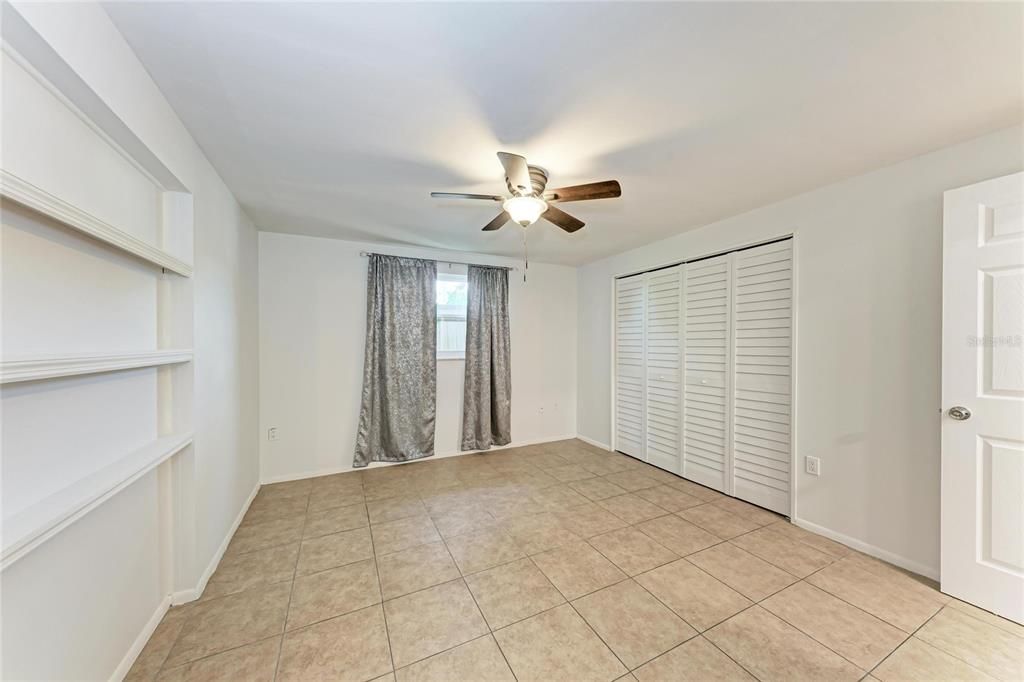 Activo con contrato: $349,000 (3 camas, 2 baños, 1352 Pies cuadrados)