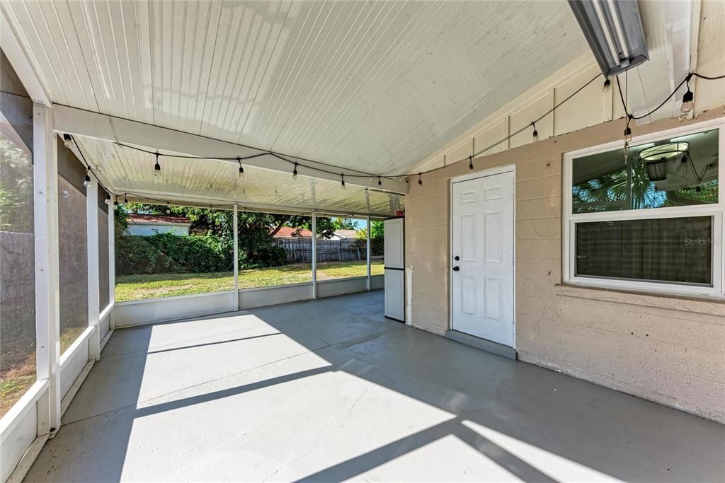 Activo con contrato: $349,000 (3 camas, 2 baños, 1352 Pies cuadrados)