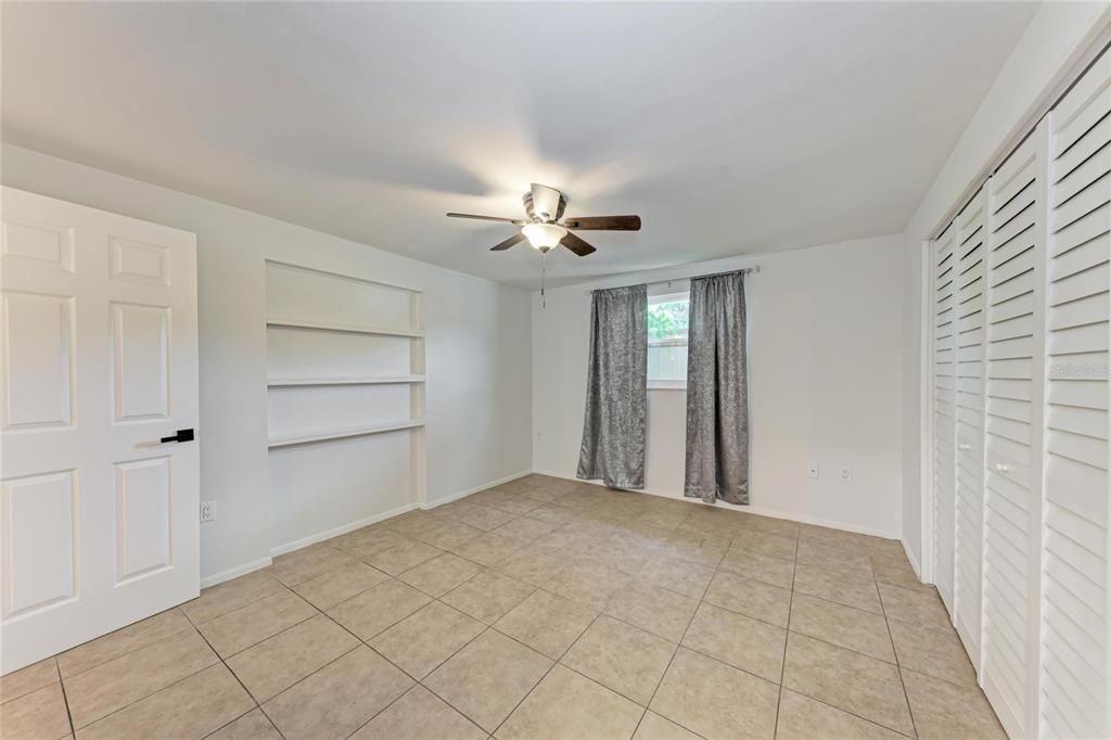 Activo con contrato: $349,000 (3 camas, 2 baños, 1352 Pies cuadrados)