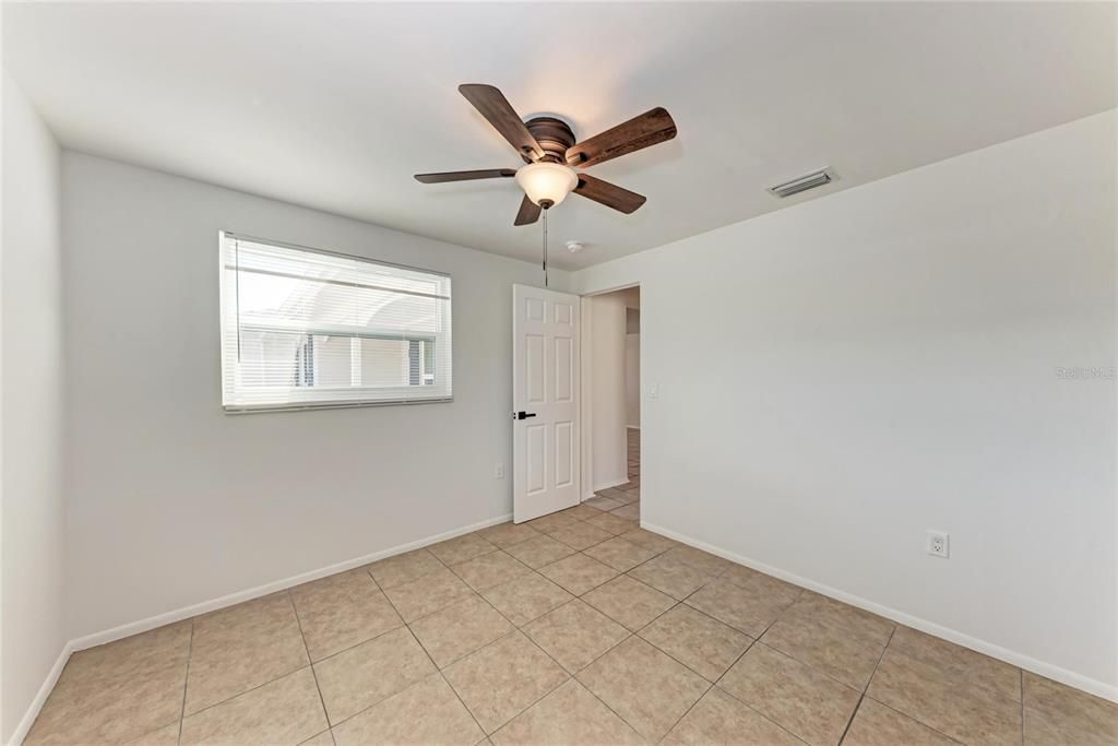 Activo con contrato: $349,000 (3 camas, 2 baños, 1352 Pies cuadrados)