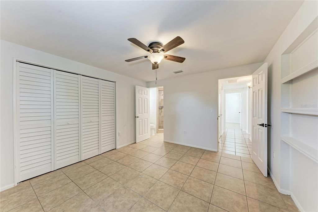 Activo con contrato: $349,000 (3 camas, 2 baños, 1352 Pies cuadrados)