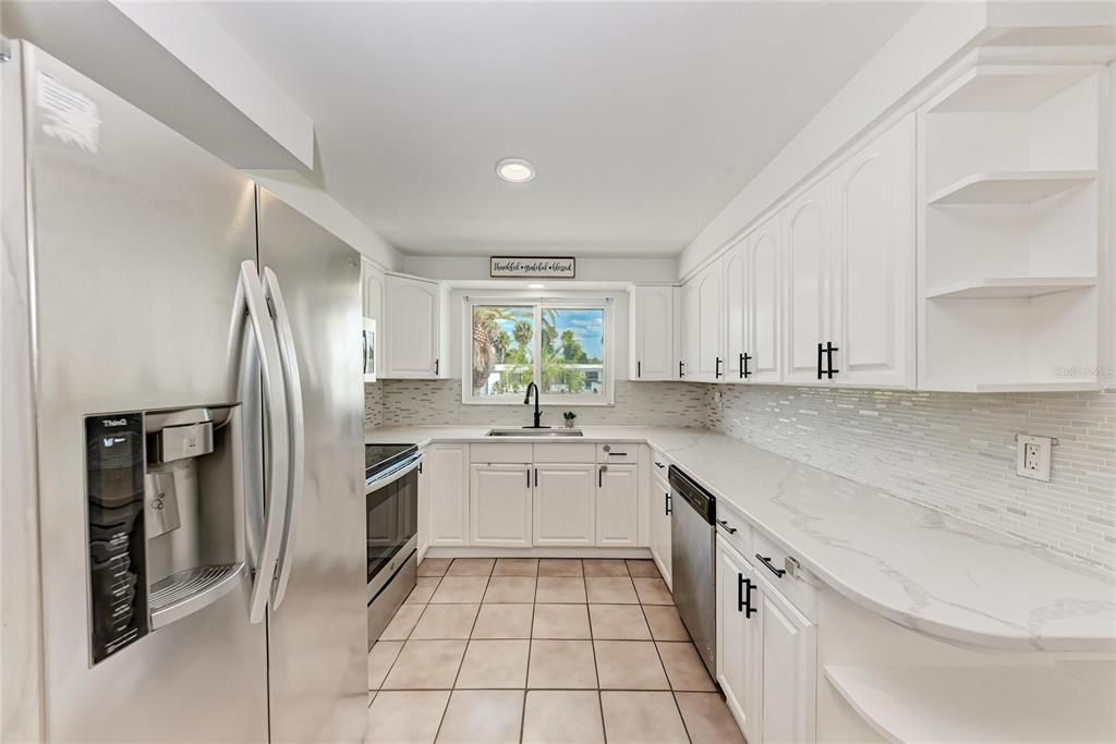 Activo con contrato: $349,000 (3 camas, 2 baños, 1352 Pies cuadrados)