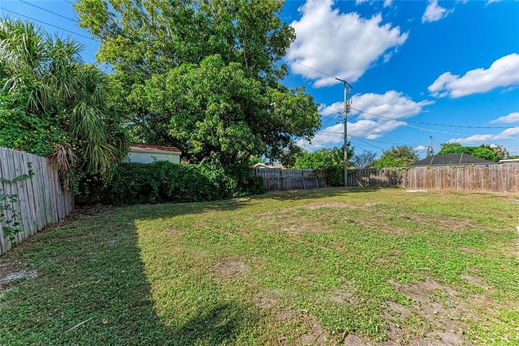 Activo con contrato: $349,000 (3 camas, 2 baños, 1352 Pies cuadrados)