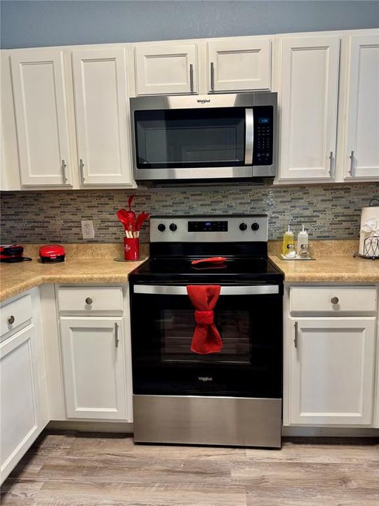 For Sale: $230,000 (2 beds, 2 baths, 1062 Square Feet)