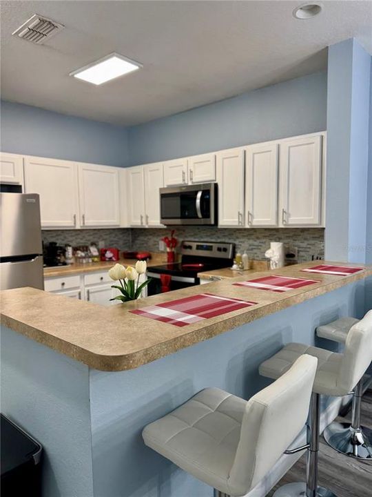 For Sale: $230,000 (2 beds, 2 baths, 1062 Square Feet)