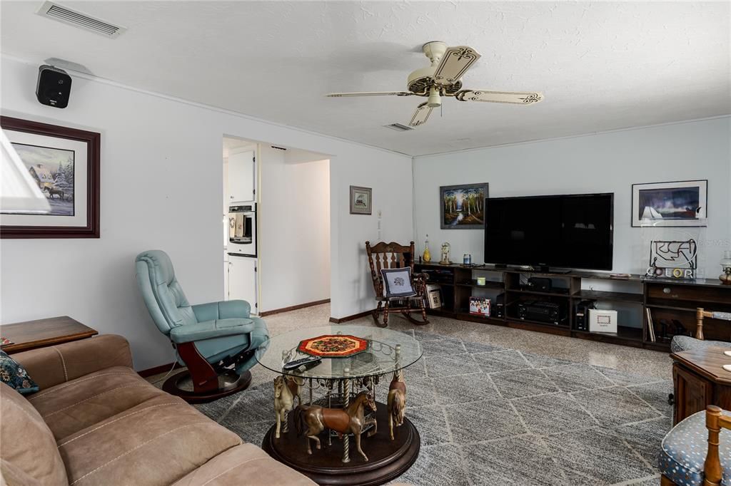 Activo con contrato: $399,000 (3 camas, 2 baños, 2184 Pies cuadrados)