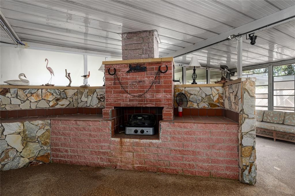 Activo con contrato: $399,000 (3 camas, 2 baños, 2184 Pies cuadrados)