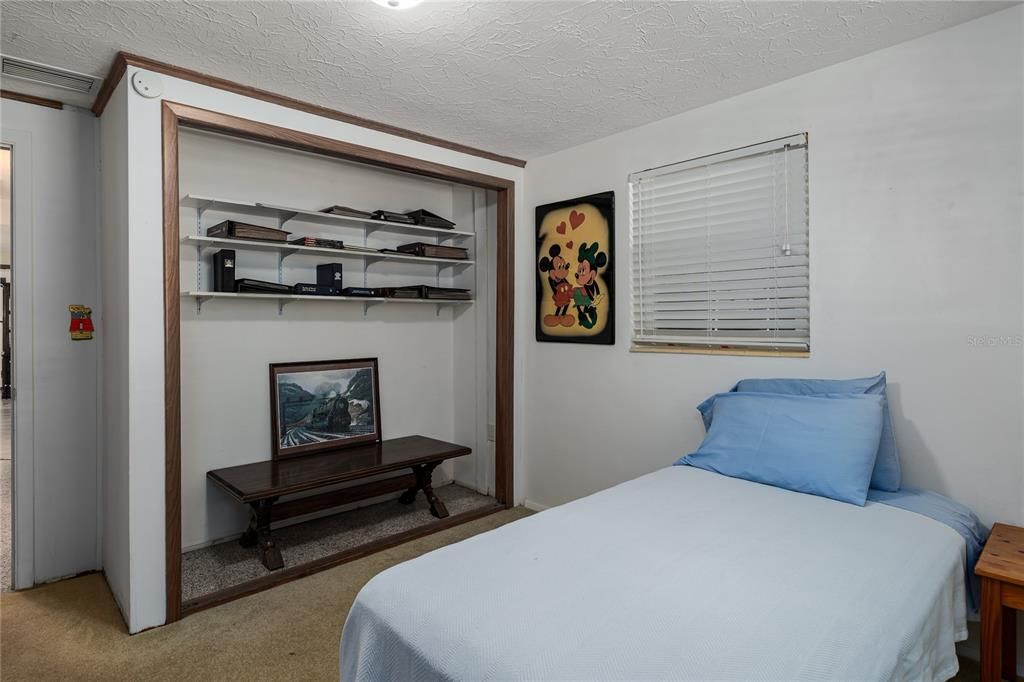 Activo con contrato: $399,000 (3 camas, 2 baños, 2184 Pies cuadrados)