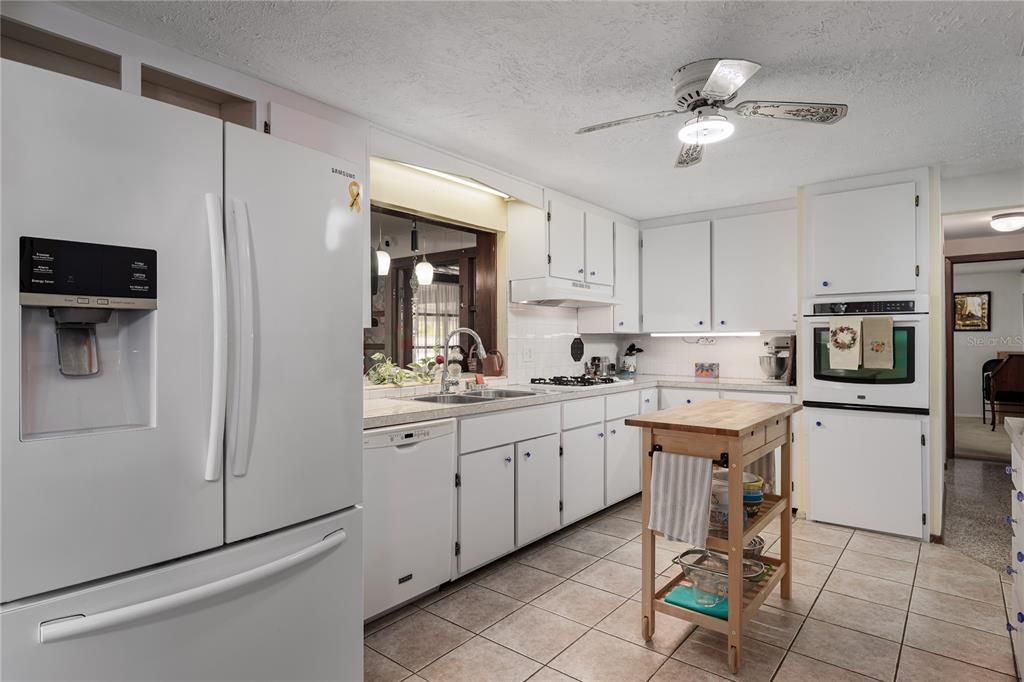 Activo con contrato: $399,000 (3 camas, 2 baños, 2184 Pies cuadrados)