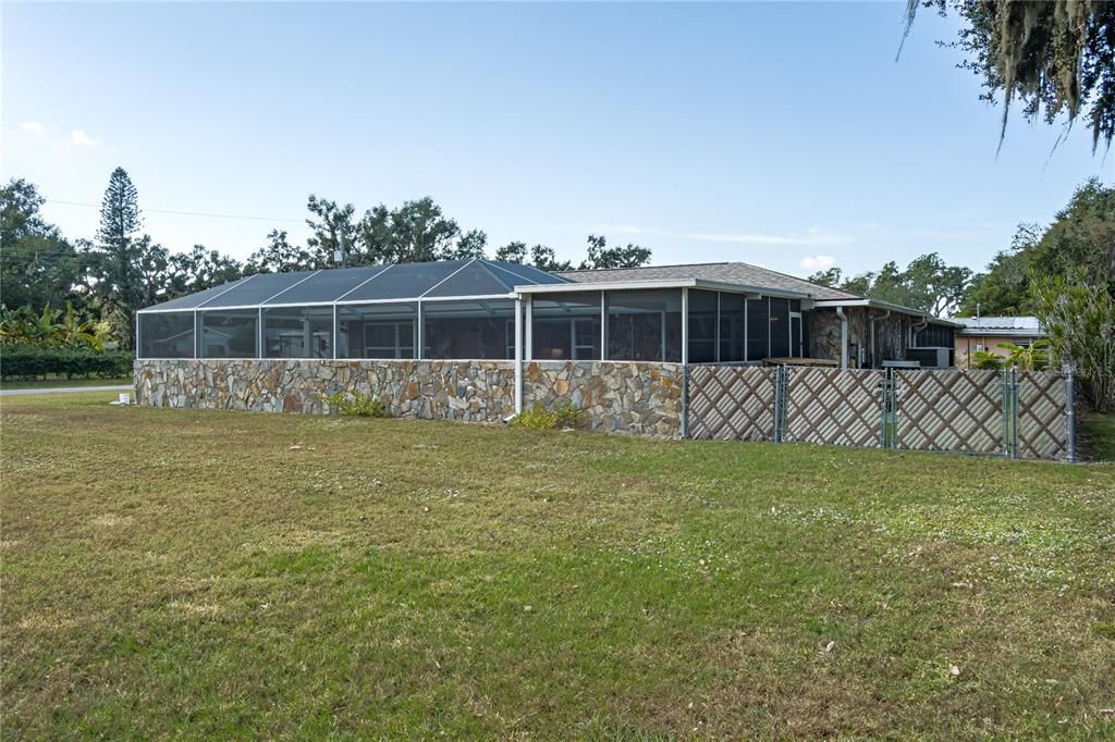 Activo con contrato: $399,000 (3 camas, 2 baños, 2184 Pies cuadrados)