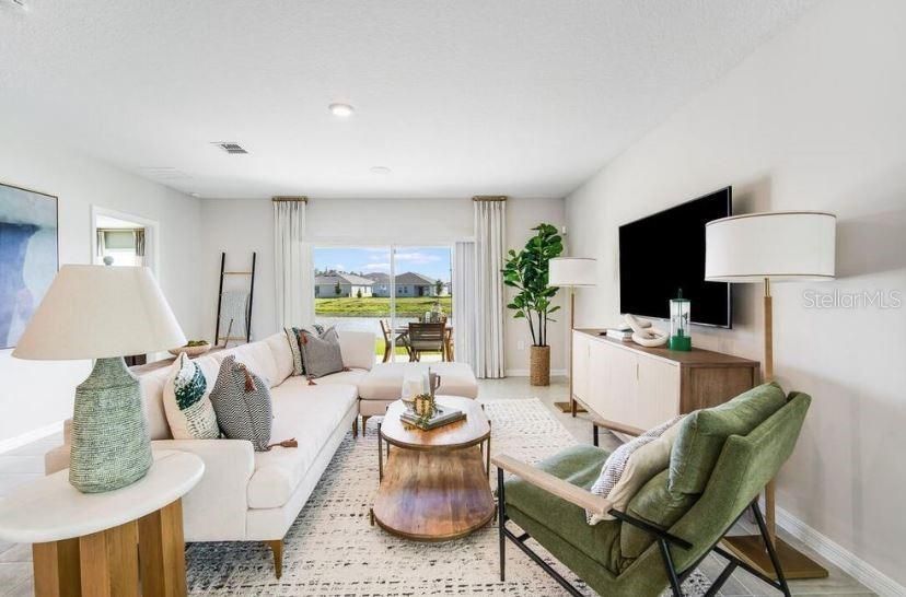 На продажу: $368,384 (4 спален, 3 ванн, 2106 Квадратных фут)