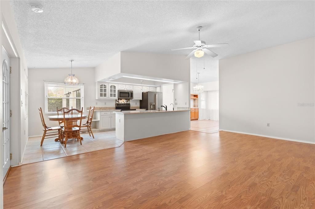 For Sale: $579,737 (4 beds, 2 baths, 2172 Square Feet)