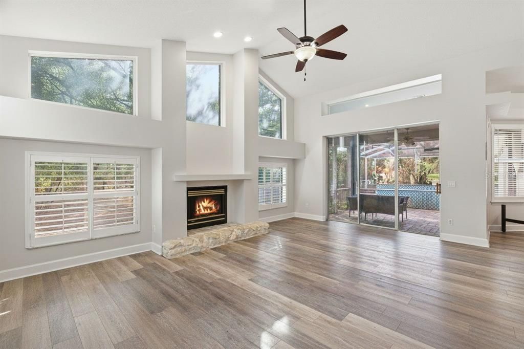 En Venta: $660,000 (4 camas, 3 baños, 2776 Pies cuadrados)