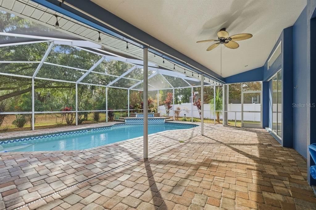 En Venta: $660,000 (4 camas, 3 baños, 2776 Pies cuadrados)