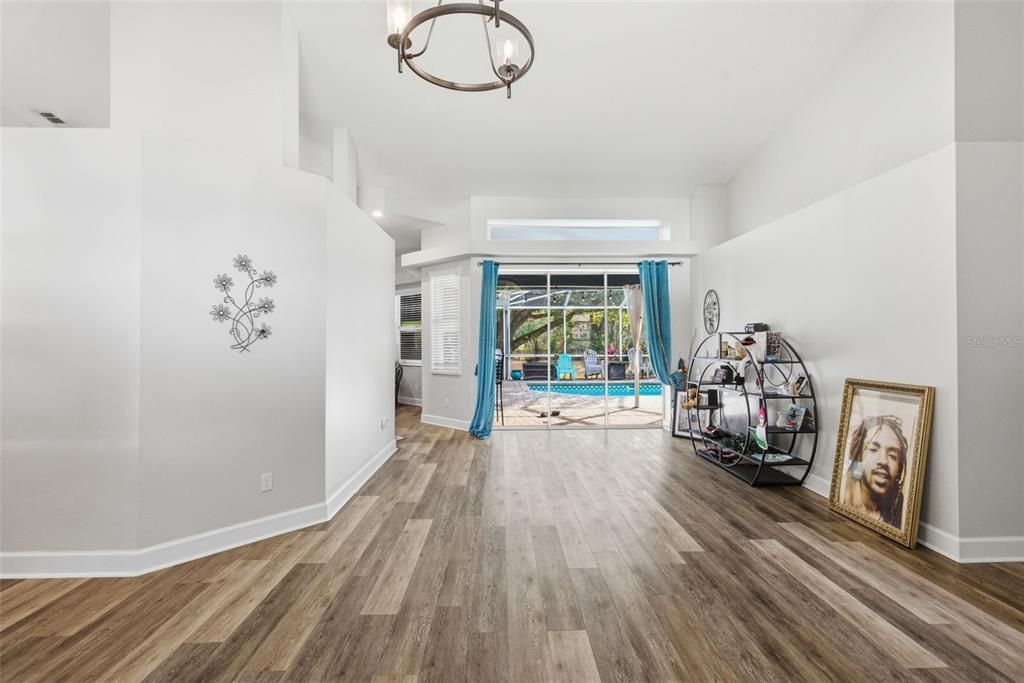 En Venta: $660,000 (4 camas, 3 baños, 2776 Pies cuadrados)