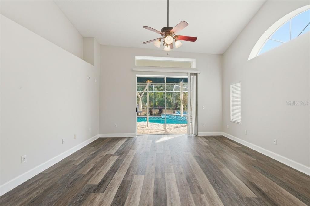 En Venta: $660,000 (4 camas, 3 baños, 2776 Pies cuadrados)