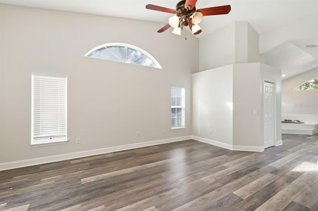 En Venta: $660,000 (4 camas, 3 baños, 2776 Pies cuadrados)