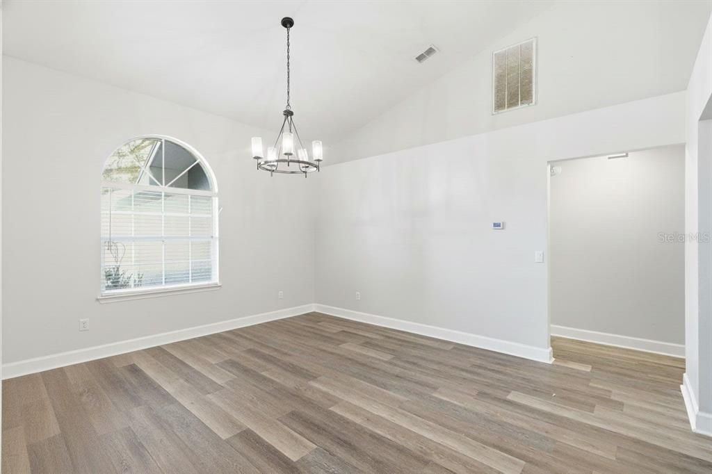 En Venta: $660,000 (4 camas, 3 baños, 2776 Pies cuadrados)