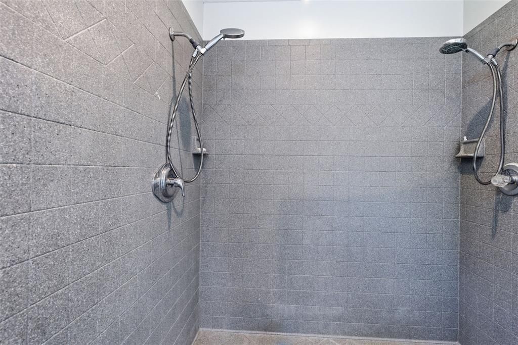 En Venta: $660,000 (4 camas, 3 baños, 2776 Pies cuadrados)