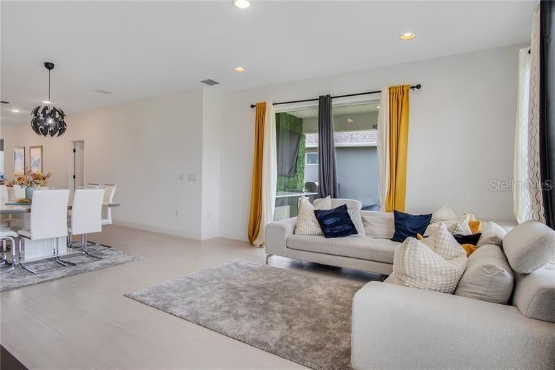 На продажу: $675,995 (4 спален, 3 ванн, 2092 Квадратных фут)