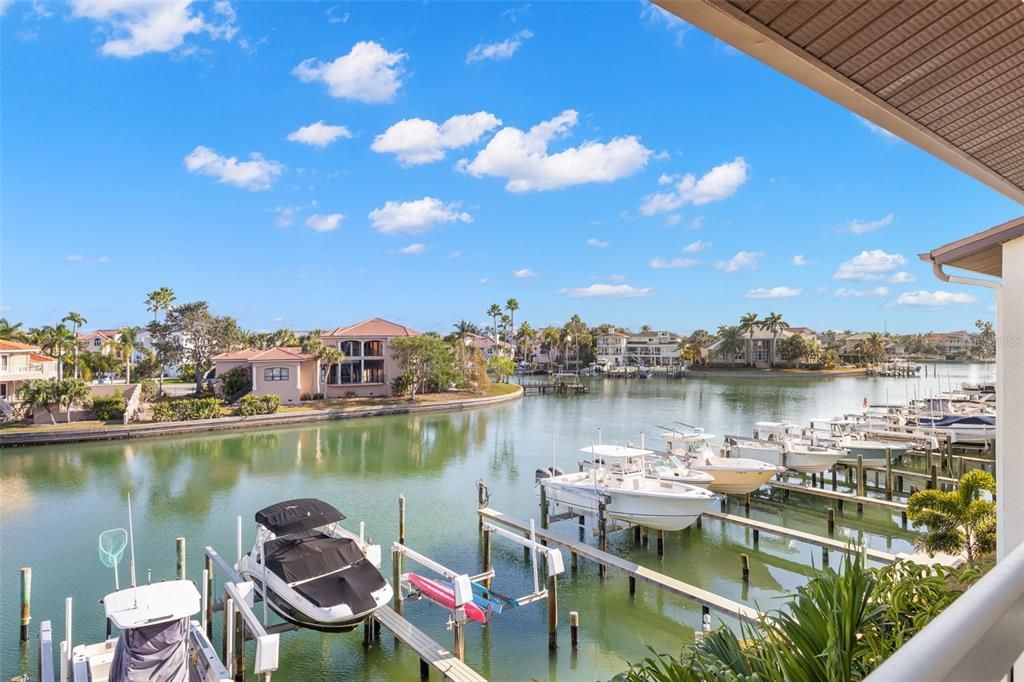 На продажу: $749,900 (3 спален, 3 ванн, 1585 Квадратных фут)