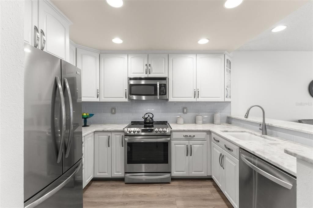 На продажу: $749,900 (3 спален, 3 ванн, 1585 Квадратных фут)